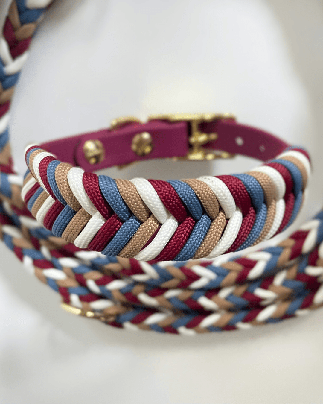 Geflochtenes Hundehalsband mit Biothane in rot, blau, beige